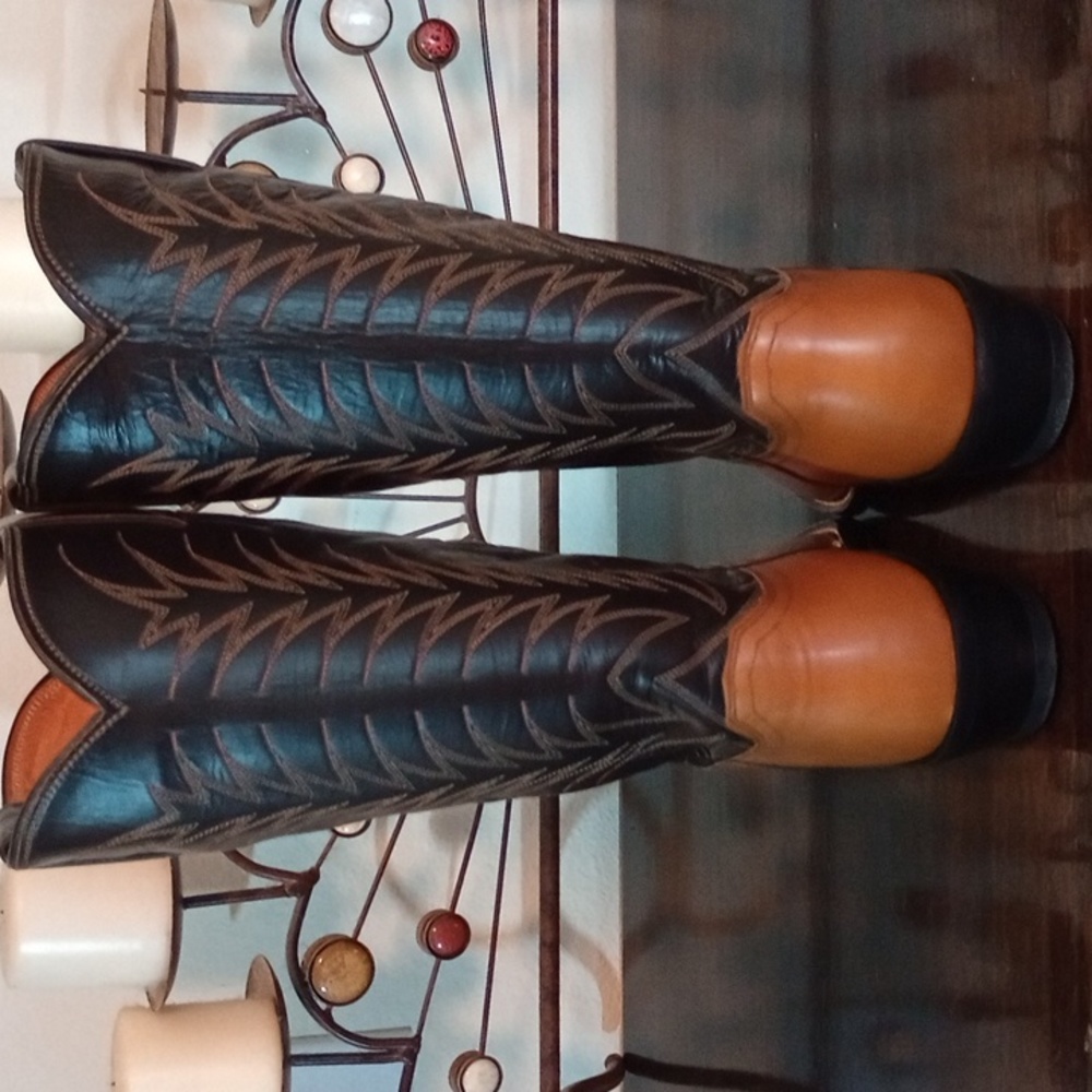 Vintage Justin boots EUC from 1977 with original box. COLLECTABLE! - Picture 3 of 9
